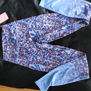 Woman's butt scrunch leggings